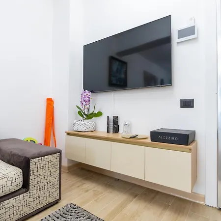 Ozi In Infinity - Parking Apartment *