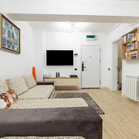 Ozi In Infinity - Parking * Mamaia