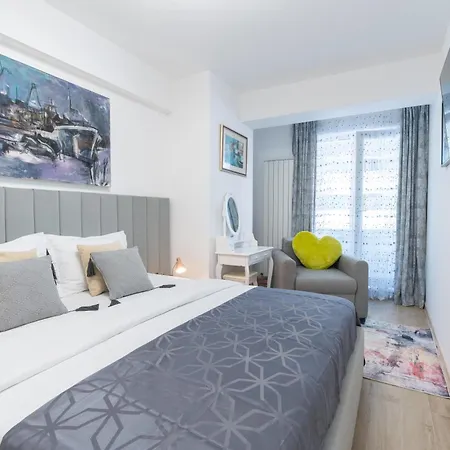 Ozi In Infinity - Parking Mamaia