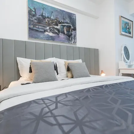 Ozi In Infinity - Parking Mamaia