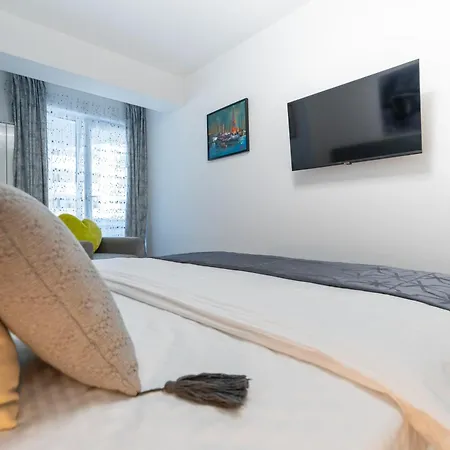 Ozi In Infinity - Parking Lejlighed *