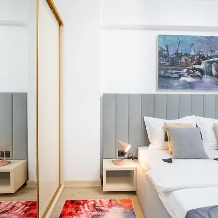 Ozi In Infinity - Parking * Mamaia